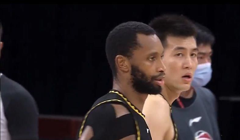 尿急穿胶衣憋一天尿憋到半夜